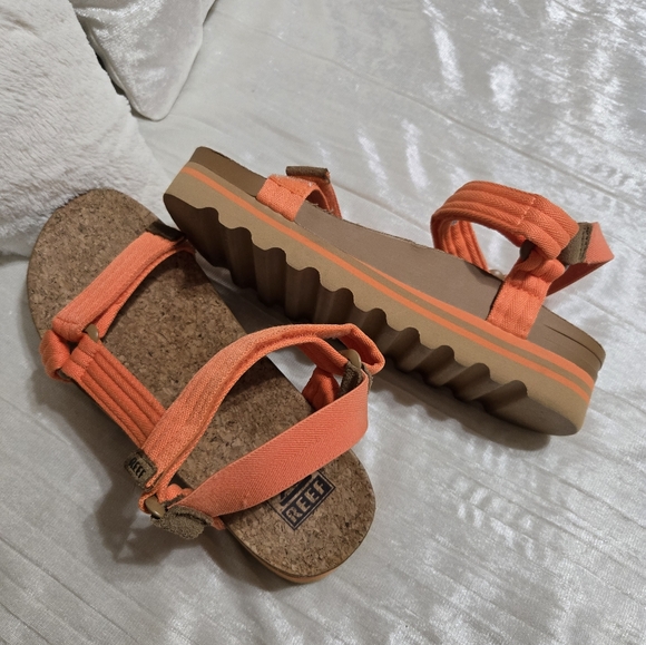 Reef Womens Sandles Size 8 EUC Worn Once! - Picture 3 of 7
